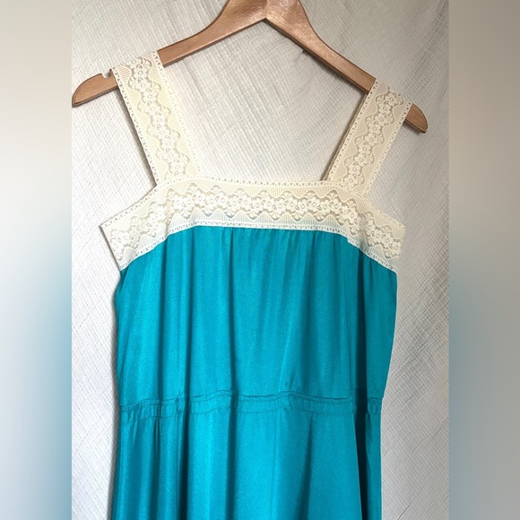 Vintage slip, teal with beige lace, size L (no sz tag) - Picture 2 of 2